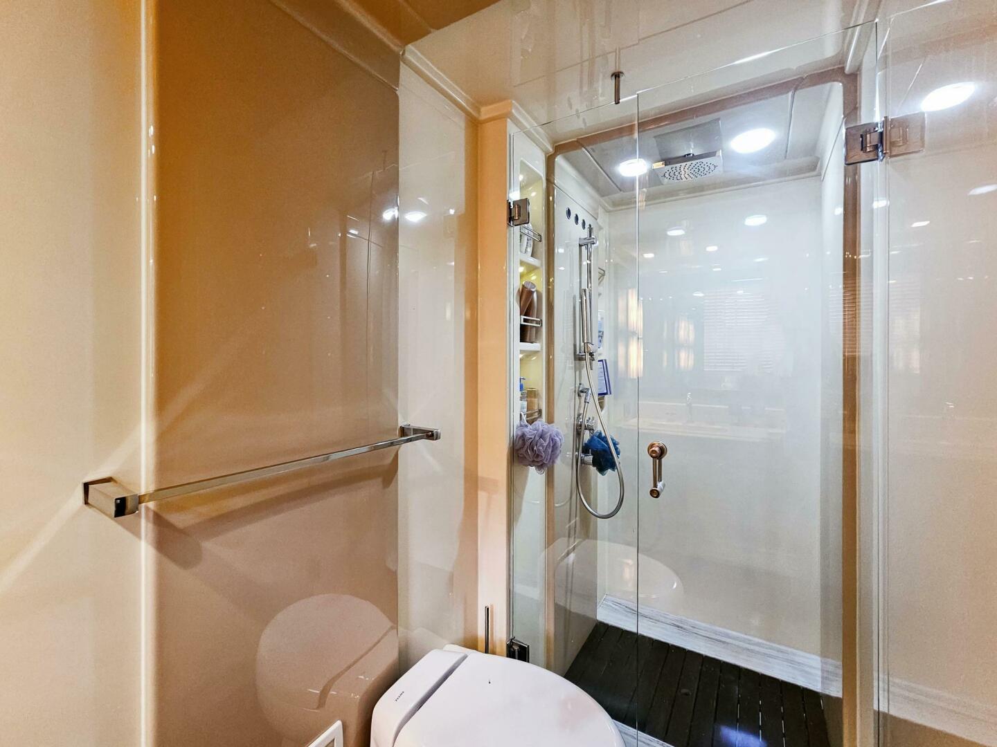 2013 Azimut 70 - Image 46