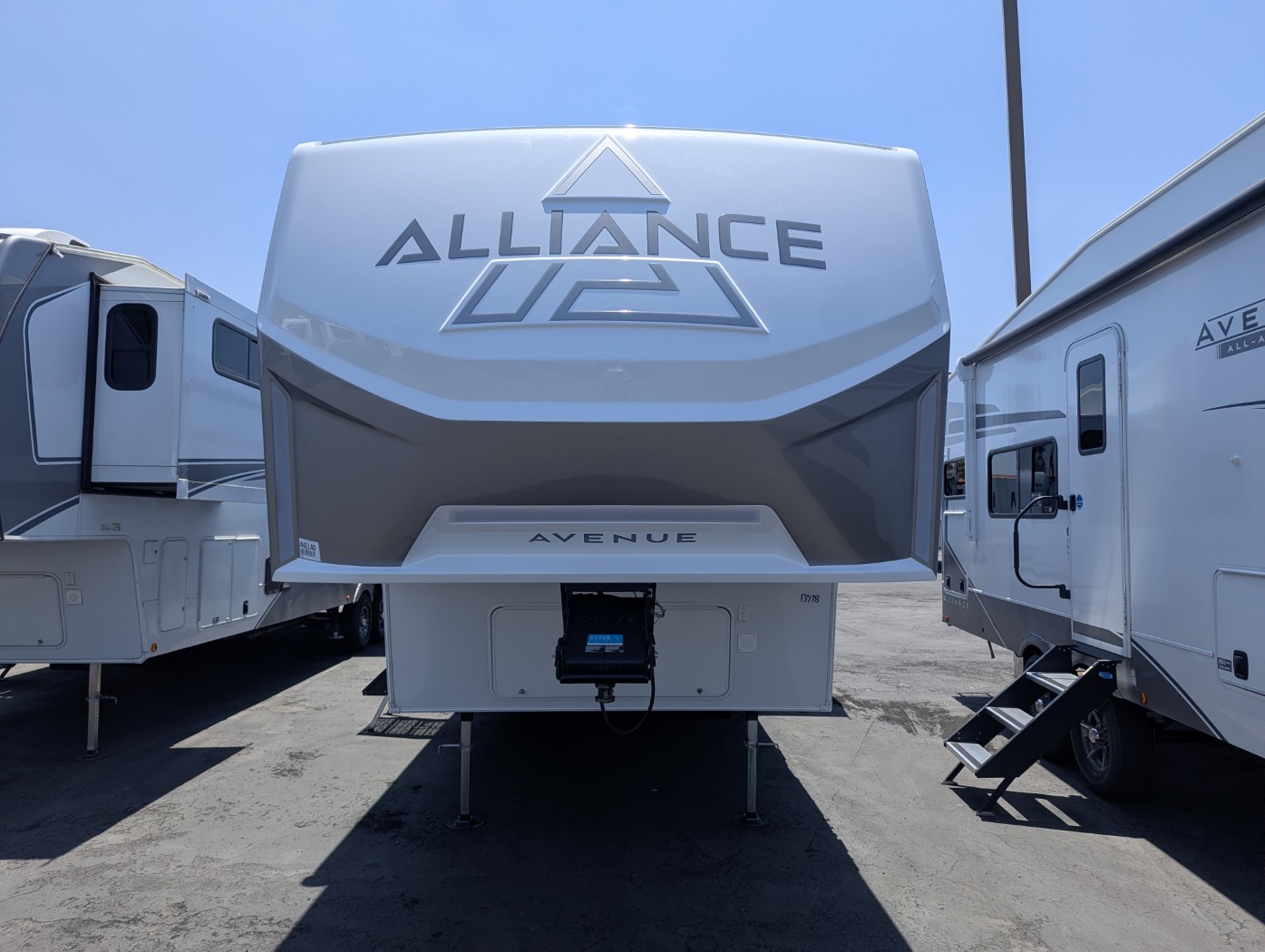 2027 Alliance RV Avenue 29BH - Image 2