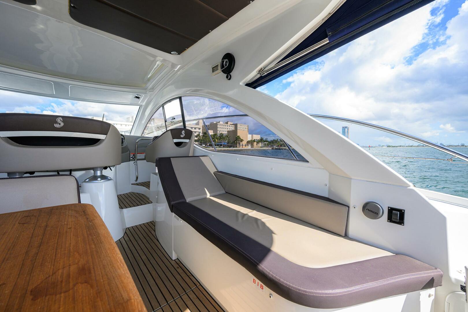 2003 Jupiter 31 Cuddy - Image 215
