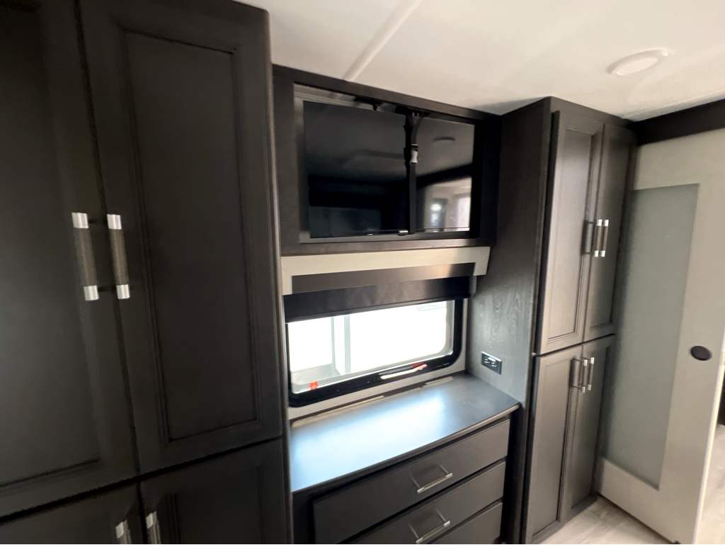 2025 Keystone ALPINE 3820FK - Image 18