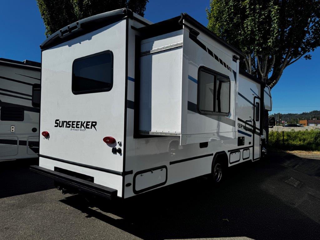 2026 Forest River Sunseeker LE 2550DSLE - Image 5