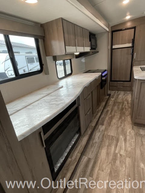 2021 Grand Design Imagine 2670MK - Image 11