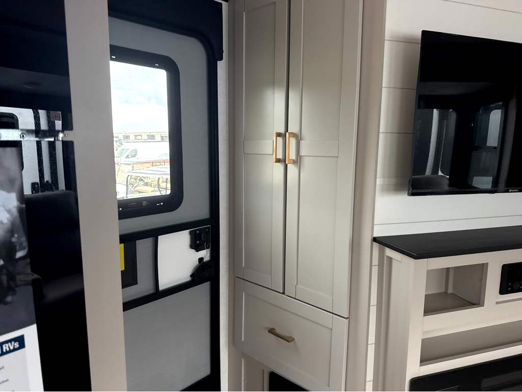 2027 JAYCO JAY FEATHER 26FK - Image 26