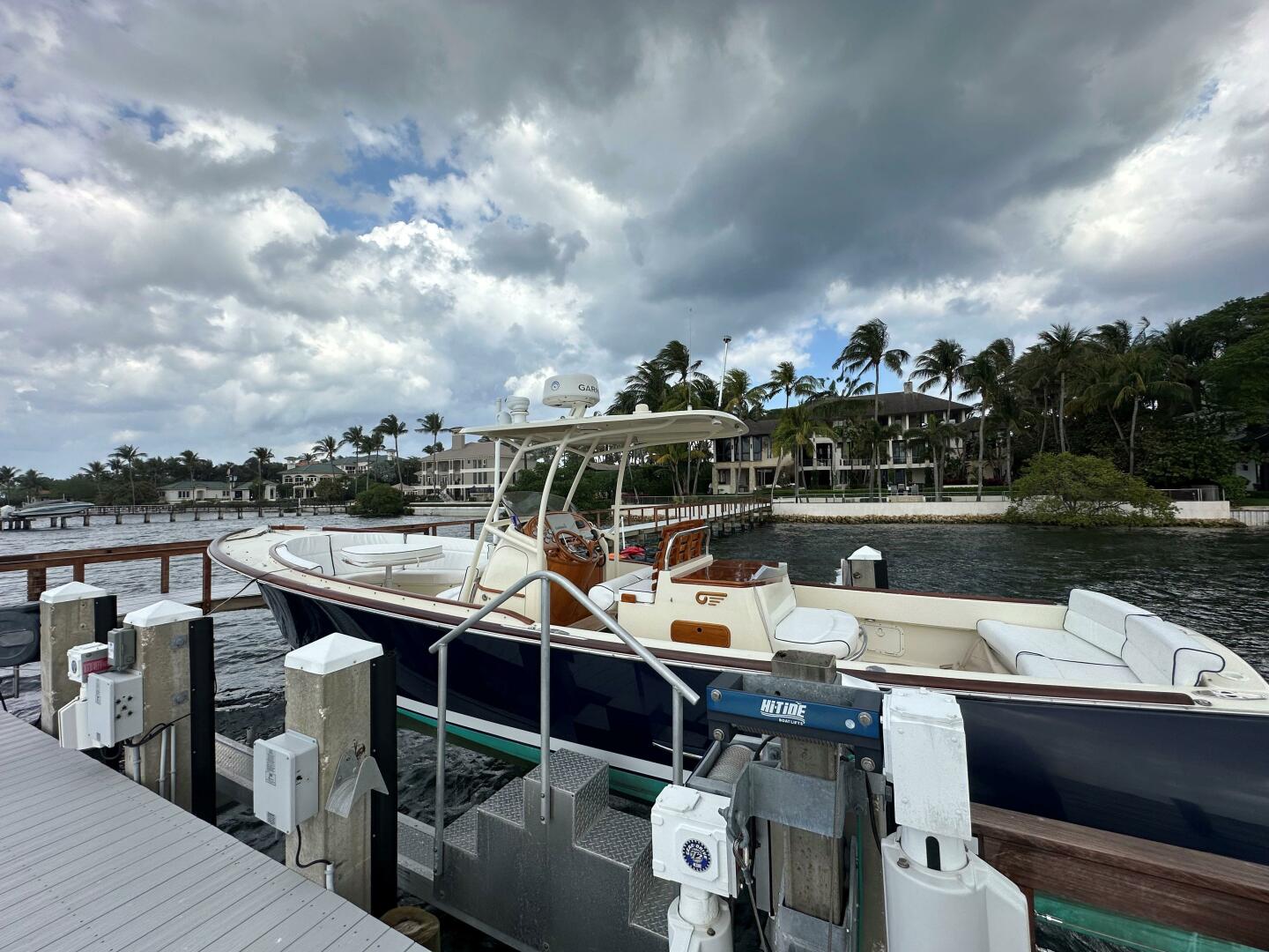 2002 Hinckley Talaria 29 C - Image 5