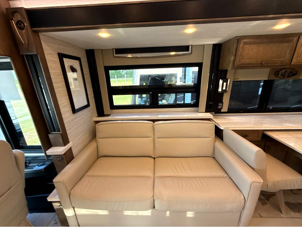 2027 TIFFIN PHAETON 40 RTH - Image 20