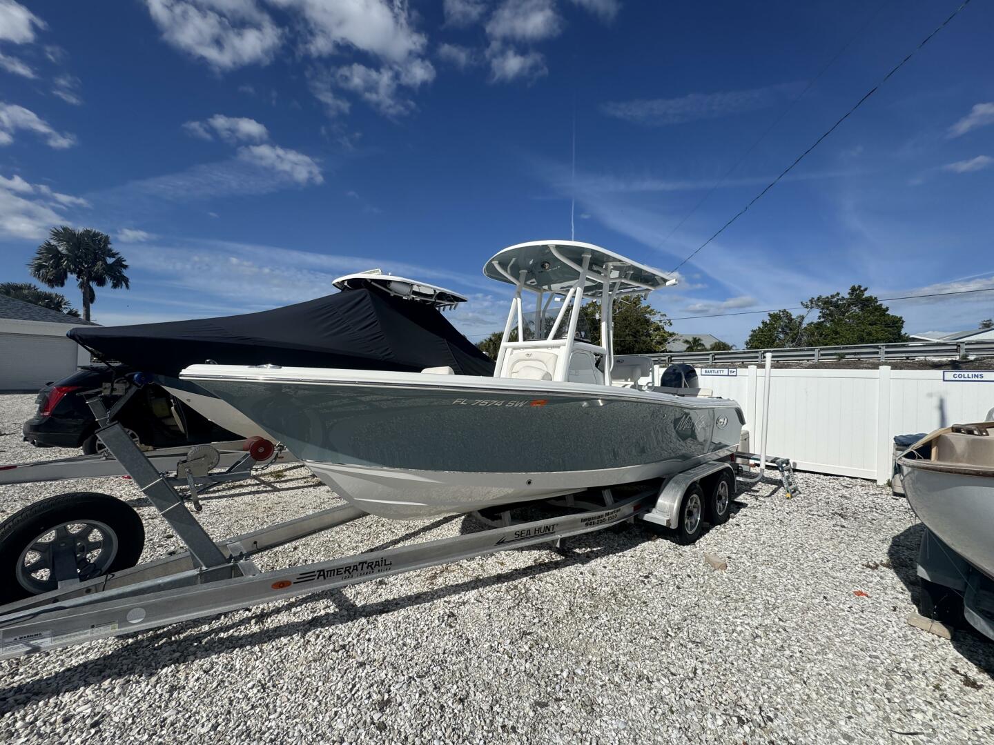 2021 Sea Hunt Ultra 219 - Image 1