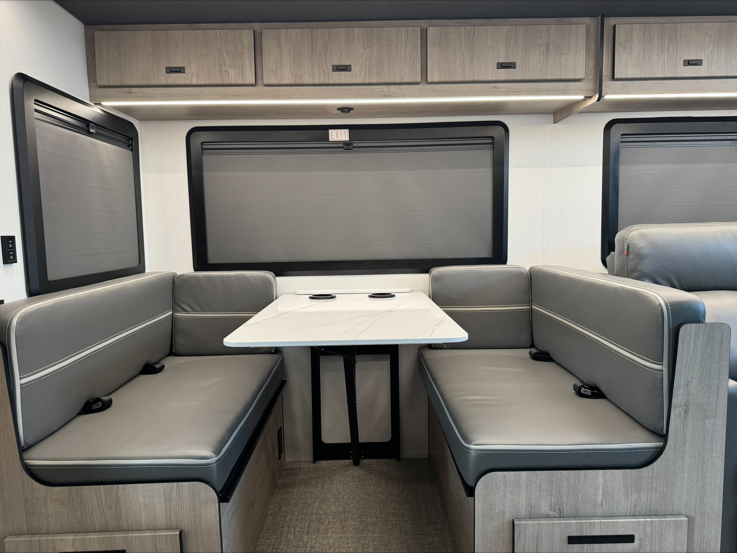 2026 GRAND DESIGN LINEAGE SERIES F 31ZW - Image 14