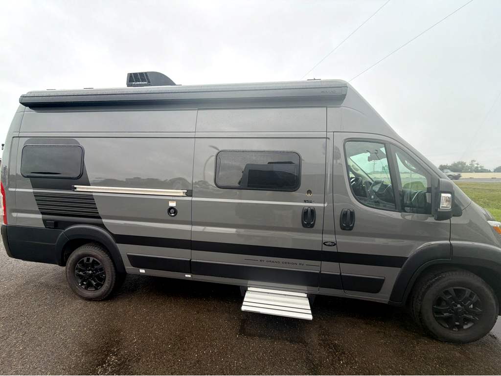 2027 GRAND DESIGN LINEAGE SERIESVP LVP2 - Image 2