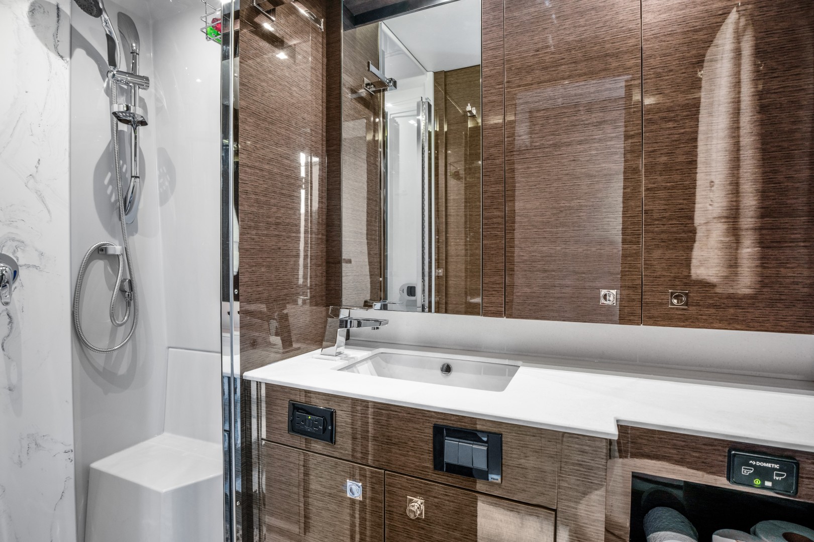 2019 Cruisers 50 Cantius - Image 32