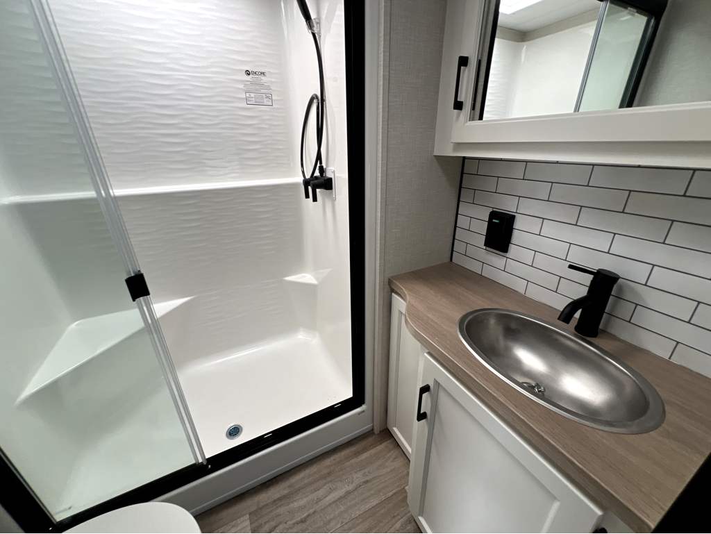 2026 VENTURE RV SPORTTREK 353VRK - Image 17