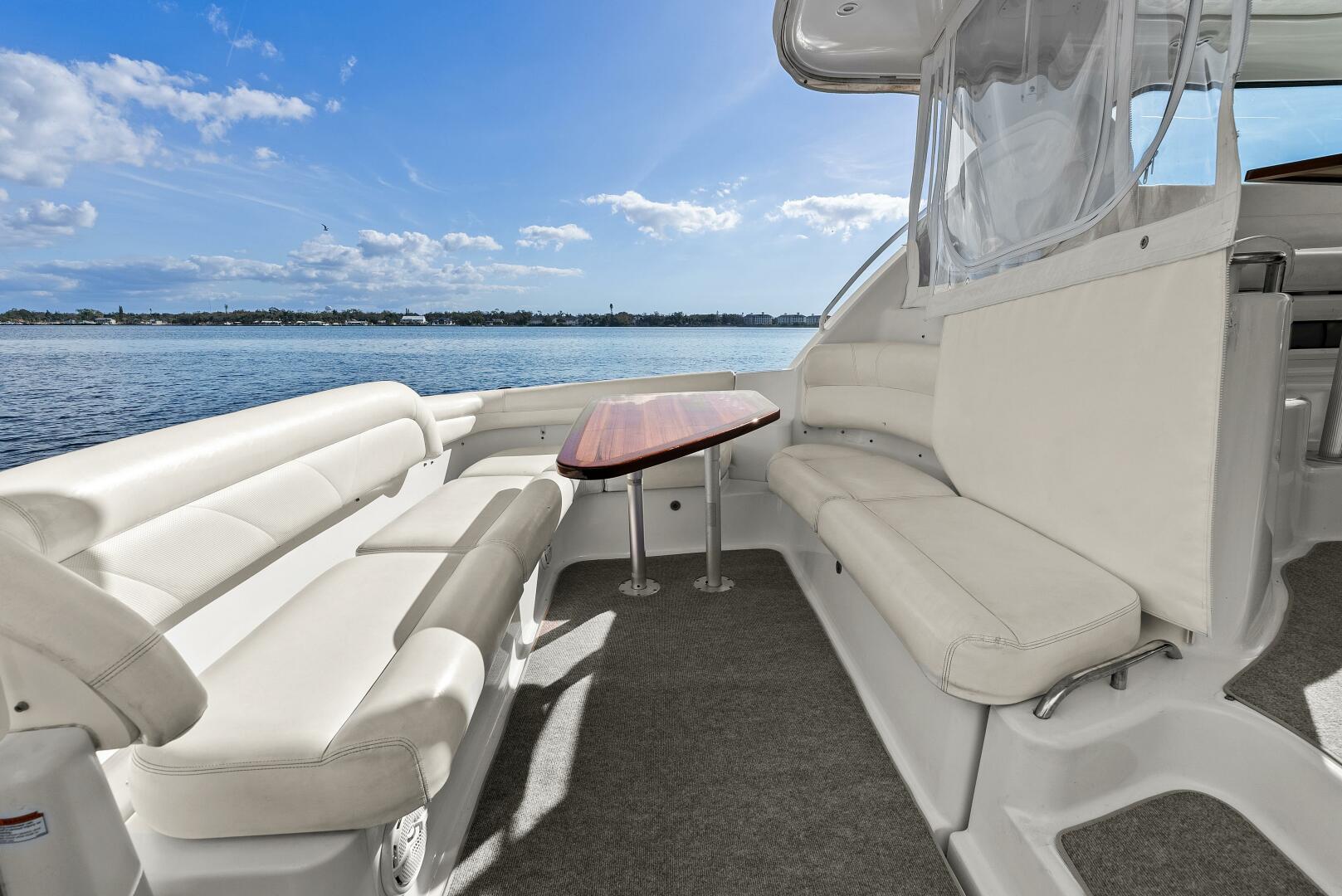 2007 Tiara Yachts 4300 Sovran - Image 11