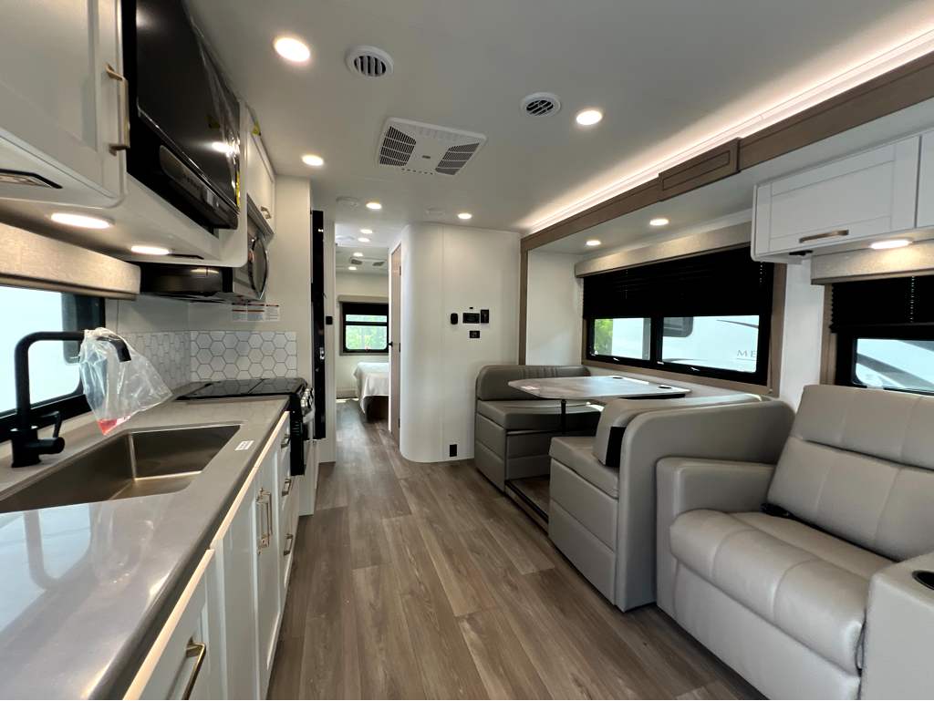 2027 ENTEGRA COACH ODYSSEY 29V - Image 7