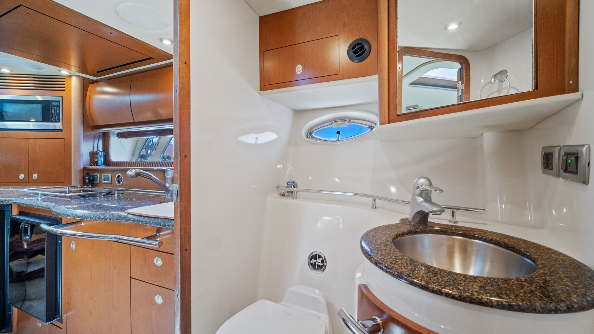2007 Sea Ray 40 Sundancer - Image 39