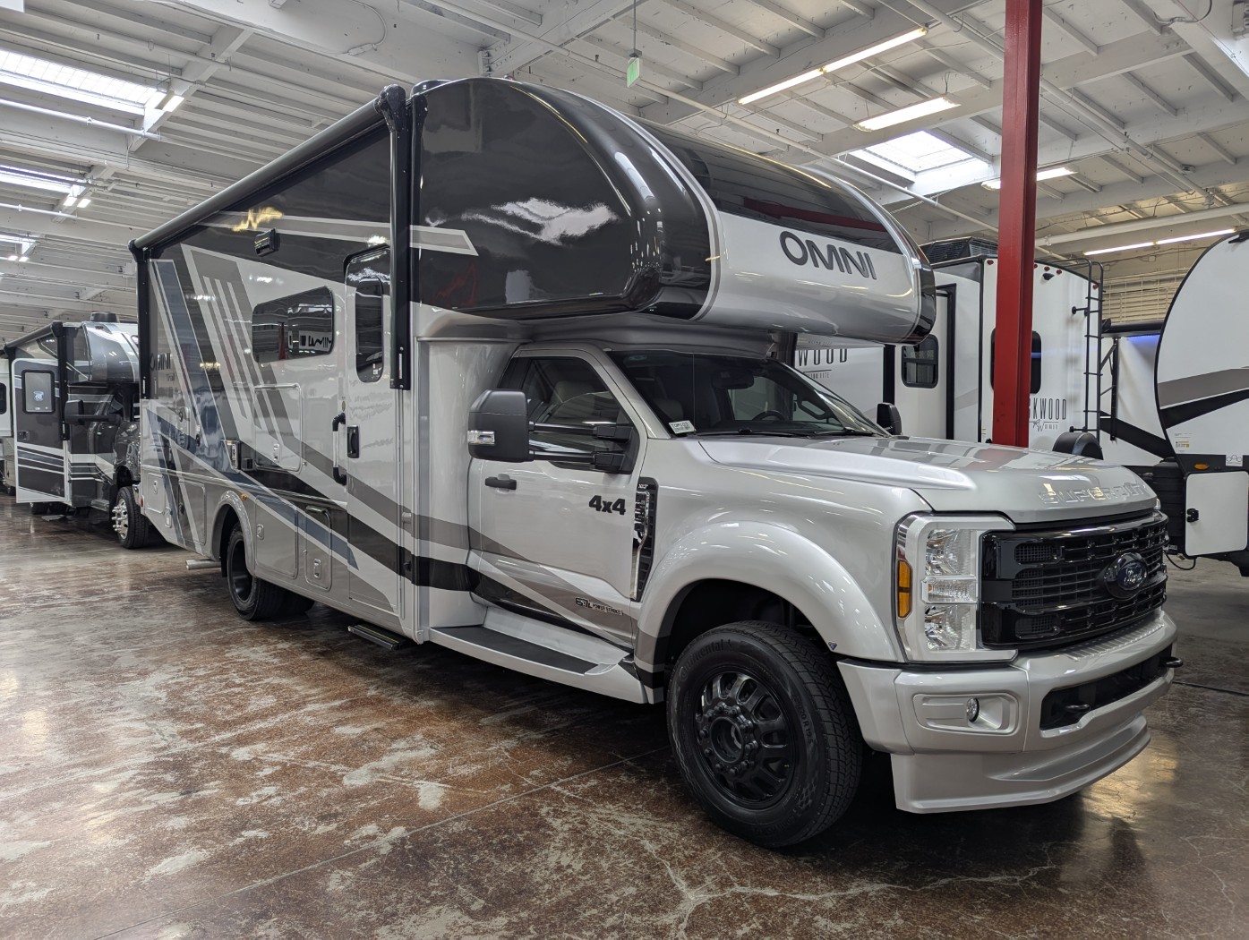2026 Thor Motor Coach Omni Trail S29 - Image 1