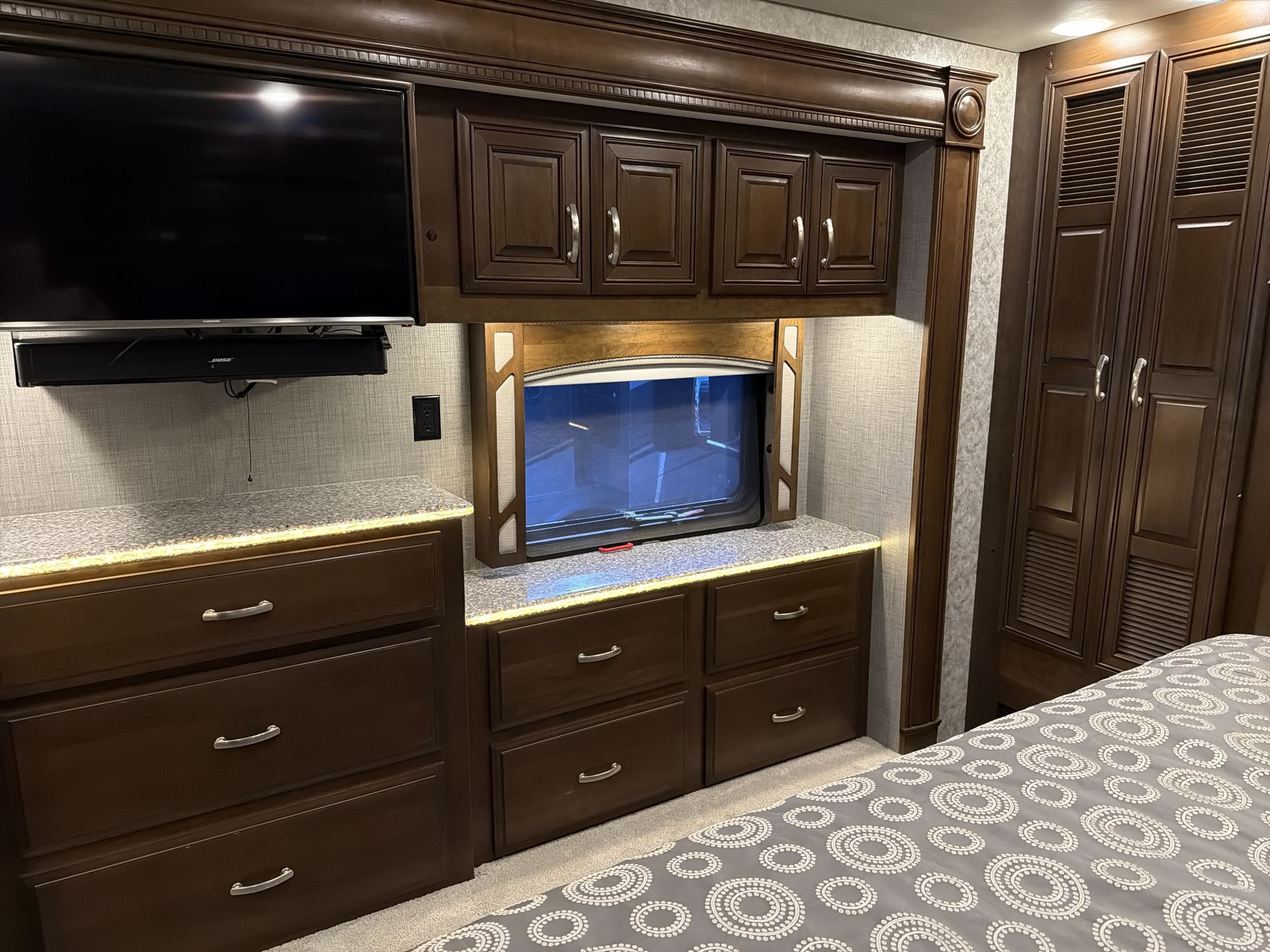 2017 Entegra Coach Anthem 44DLQ - Image 27