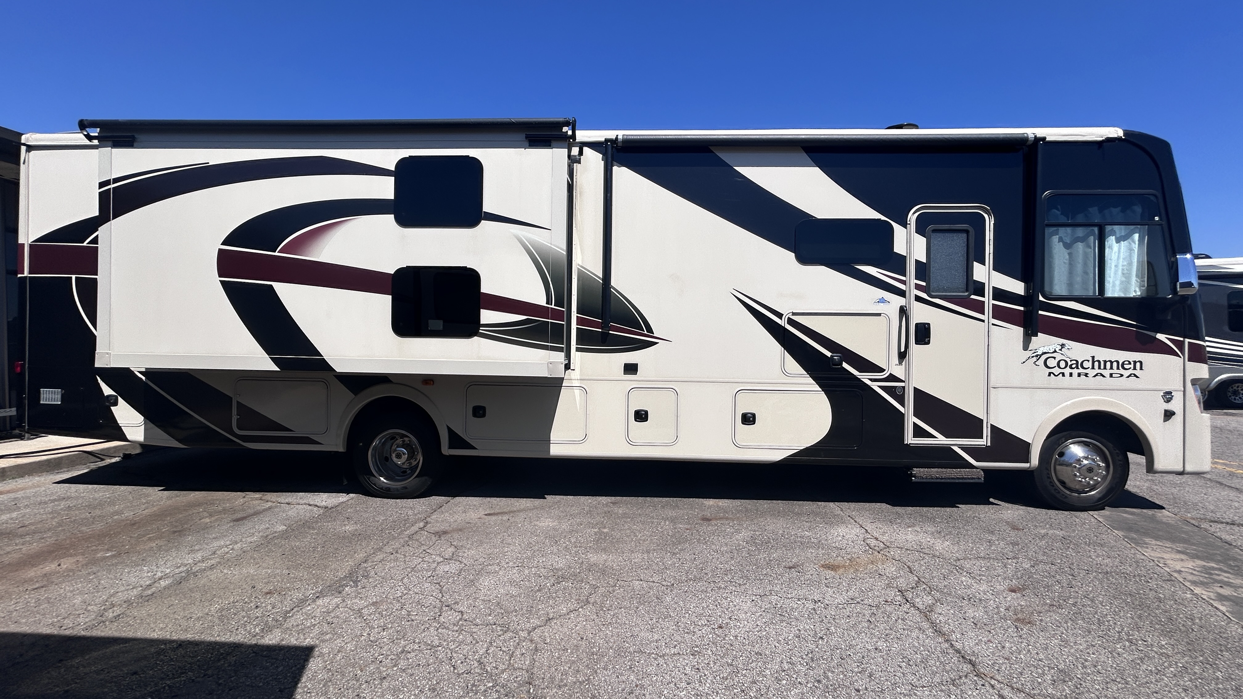 2019 Coachmen Mirada 35BH - Image 2