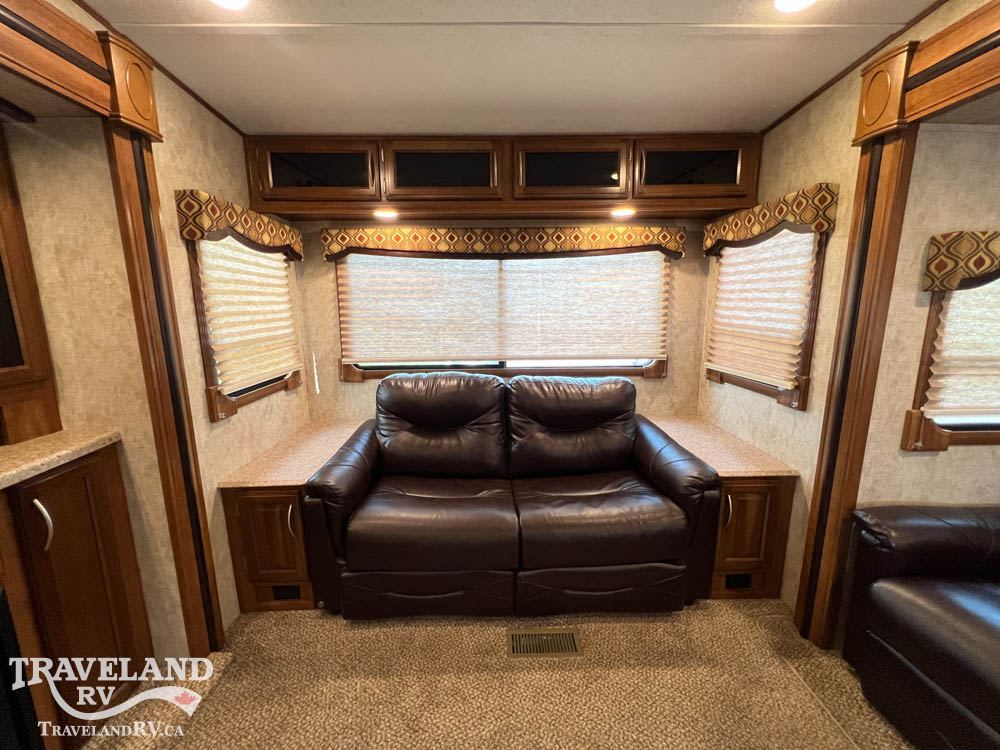 2015 Prime Time Crusader 295RST - Image 18