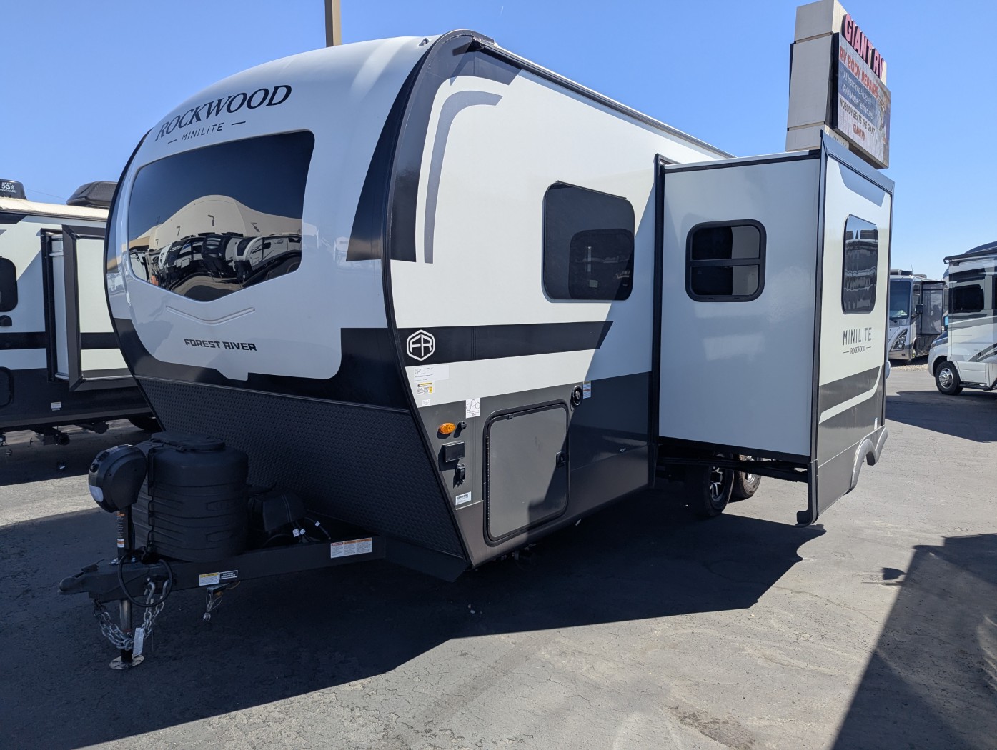 2027 Forest River Rockwood Mini Lite 2205S - Image 3