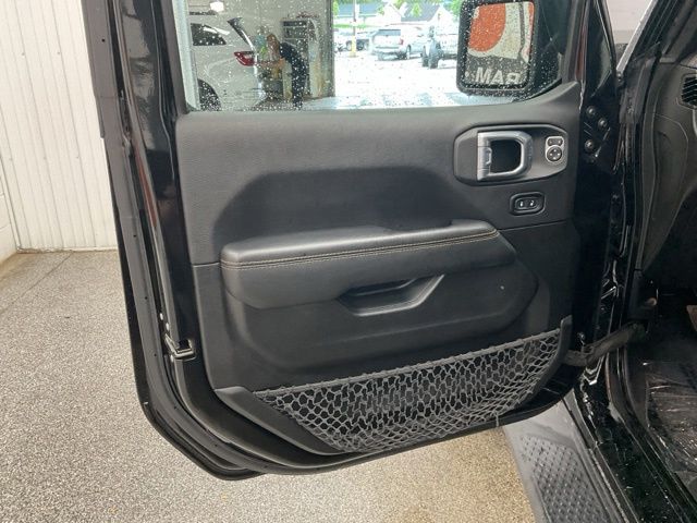 2022 Jeep Gladiator Crew Cab High Altitude 4WD - Image 12