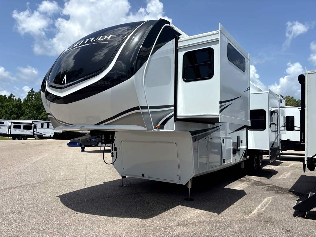 2026 GRAND DESIGN SOLITUDE 390RK - Image 3