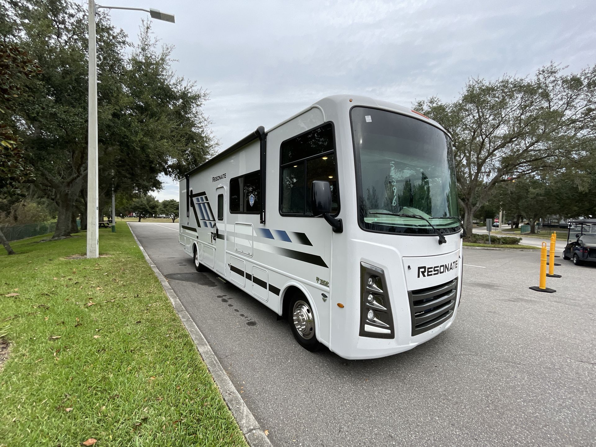 2026 Thor Motor Coach Resonate