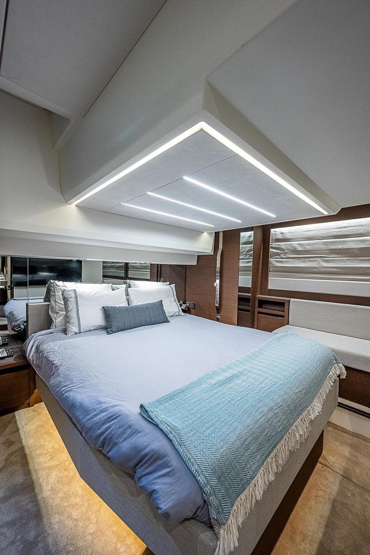 2022 Prestige 520 Fly - Image 27