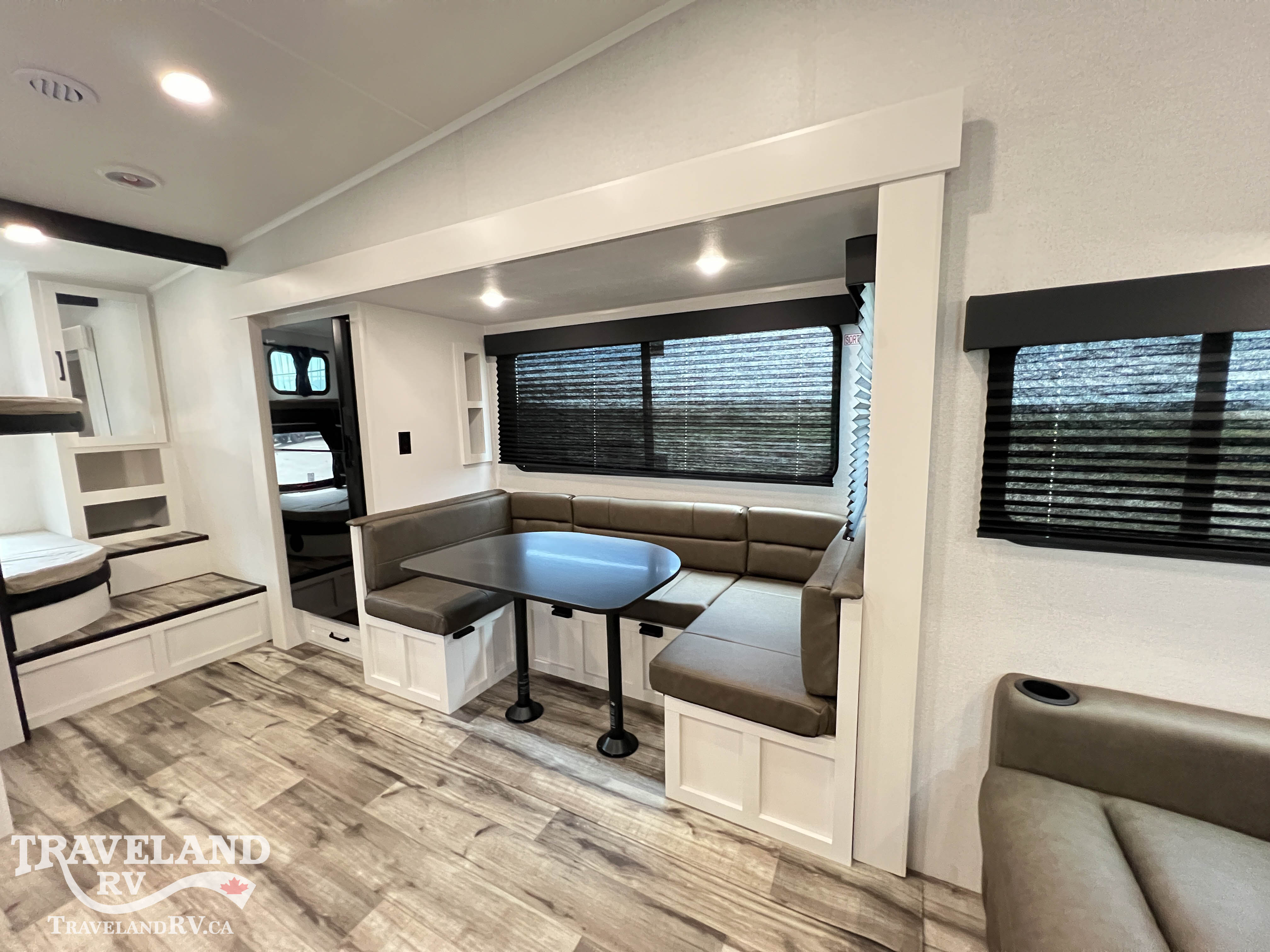 2027 Highland Ridge Roamer Light Duty 28DBSS - Image 20