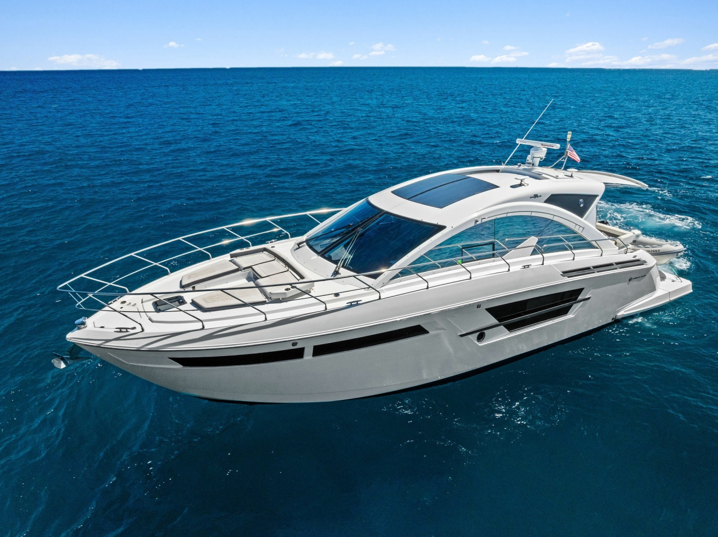 2019 Cruisers Yachts 54 Cantius - Image 9