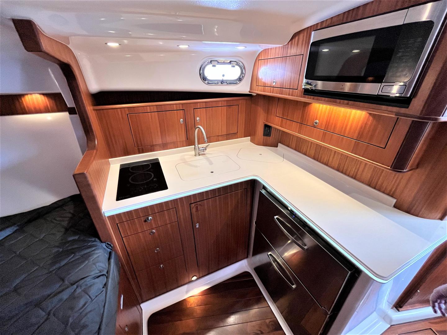 2016 Pursuit OS 385 Offshore - Image 24