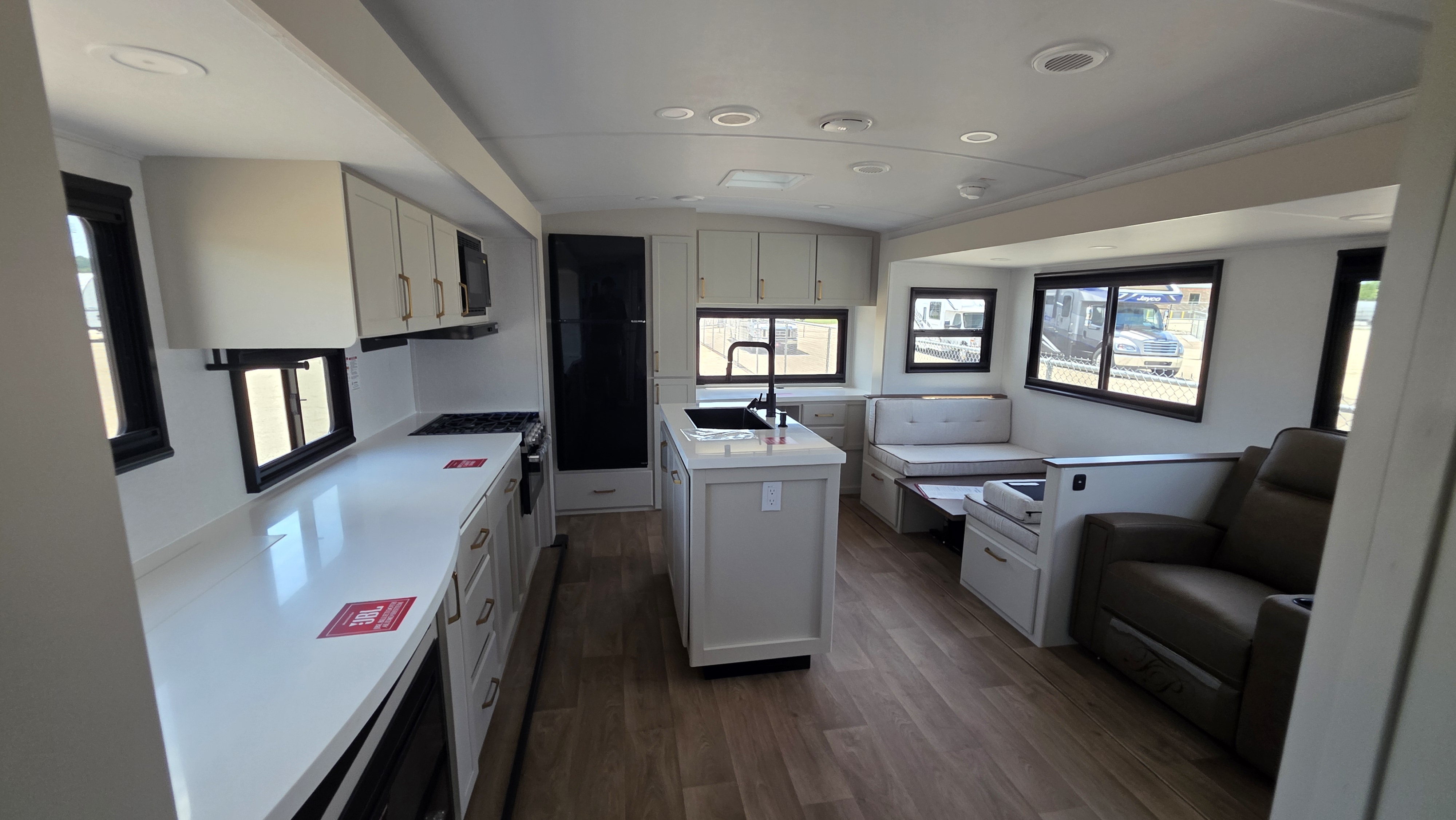 2027 GRAND DESIGN IMAGINE 2670MK - Image 24