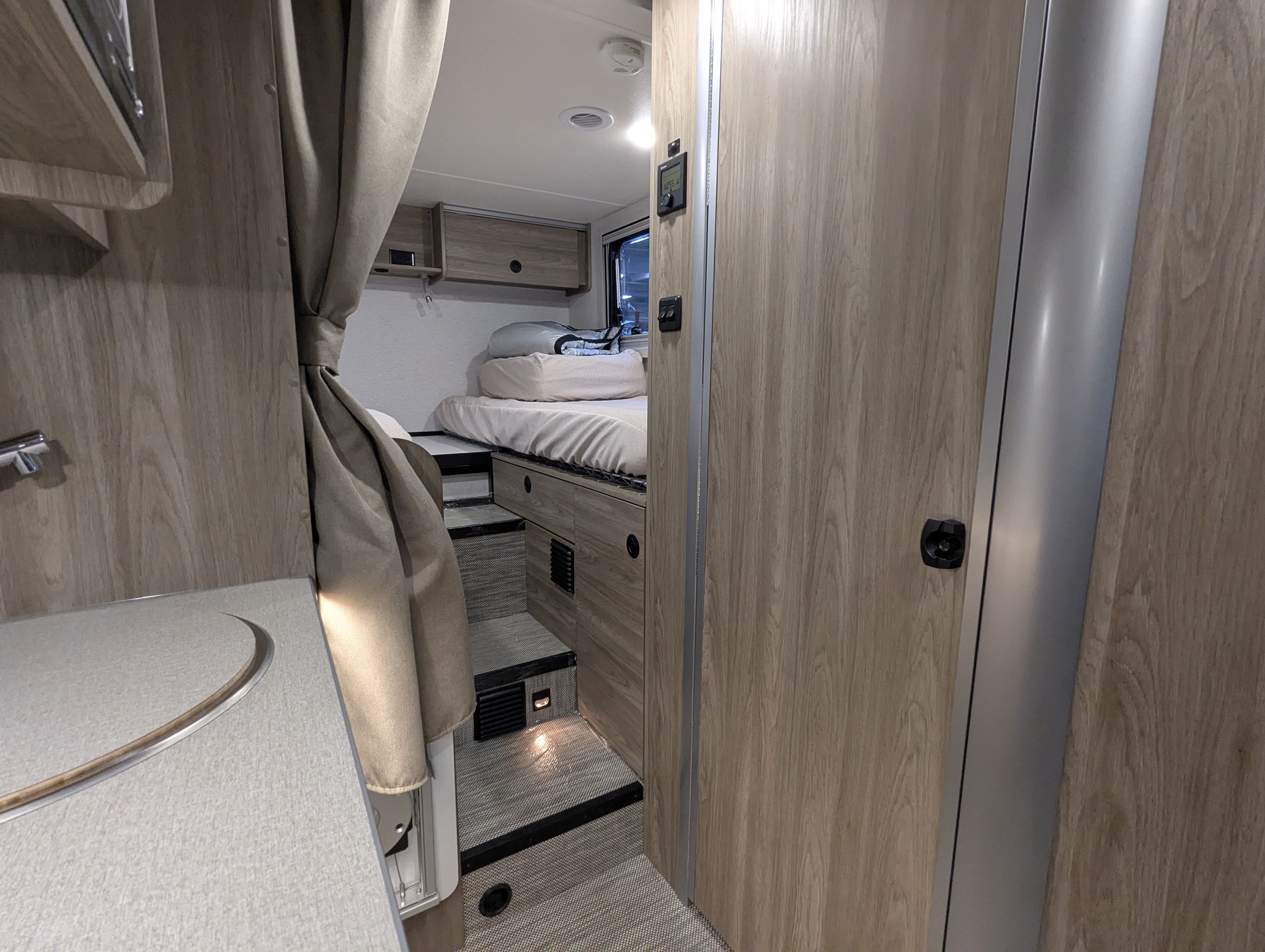 2026 Winnebago EKKO Sprinter 23B AWD - Image 18
