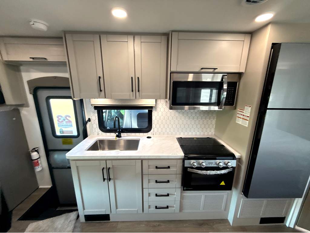 2027 ENTEGRA COACH ODYSSEY 24B - Image 18
