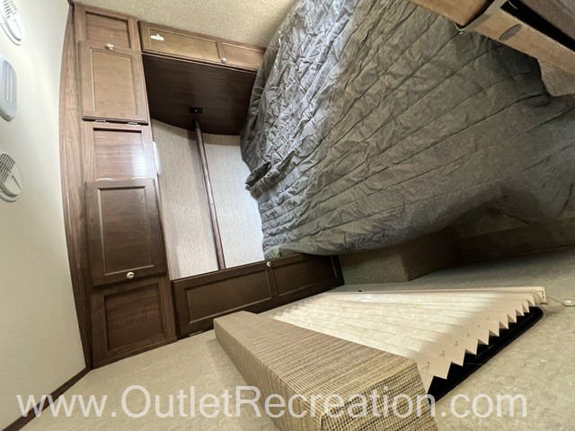 2015 Palomino Solaire 20 RBS - Image 12