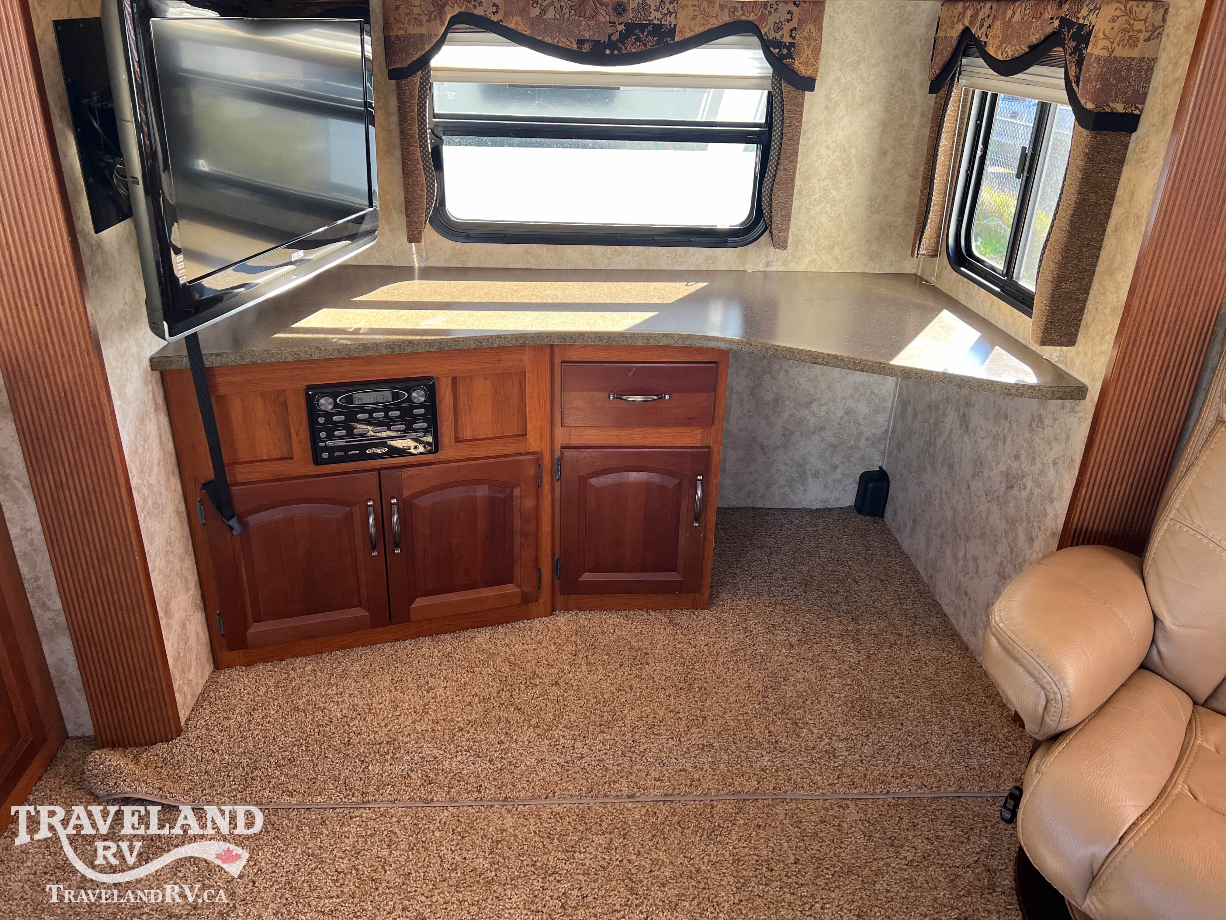 2011 Keystone Cougar 318SAB - Image 24