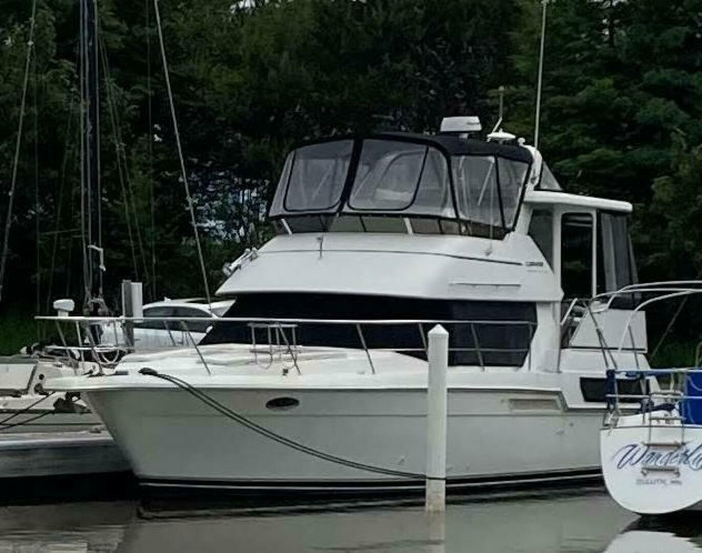 1998 Carver 355 Aft Cabin - Image 4