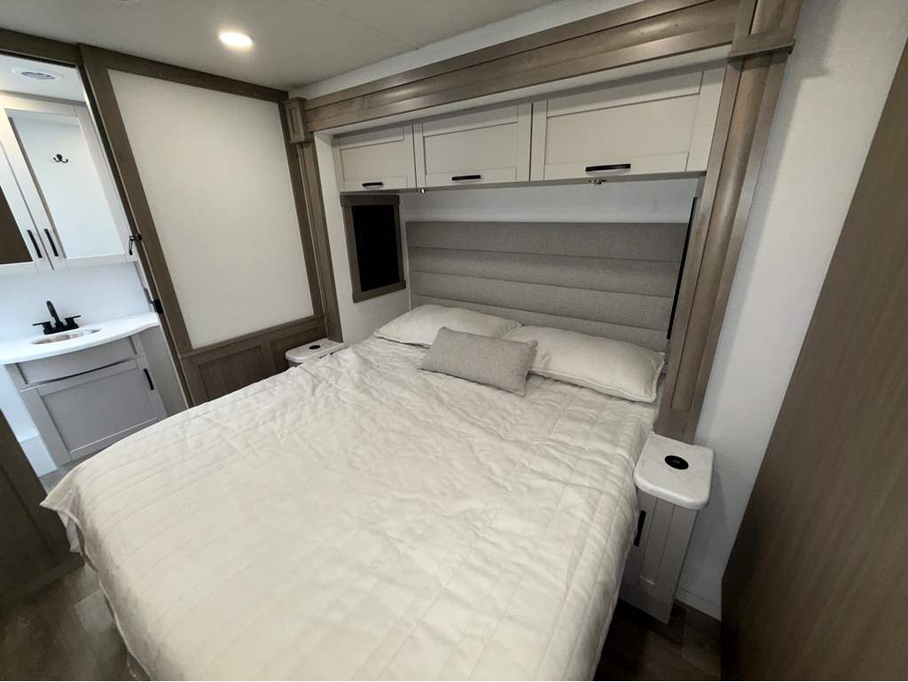 2027 JAYCO PRECEPT 36C - Image 29