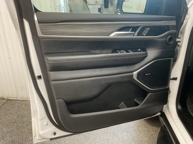 2024 Jeep Wagoneer Utility 4D Series III 4WD - Image 14