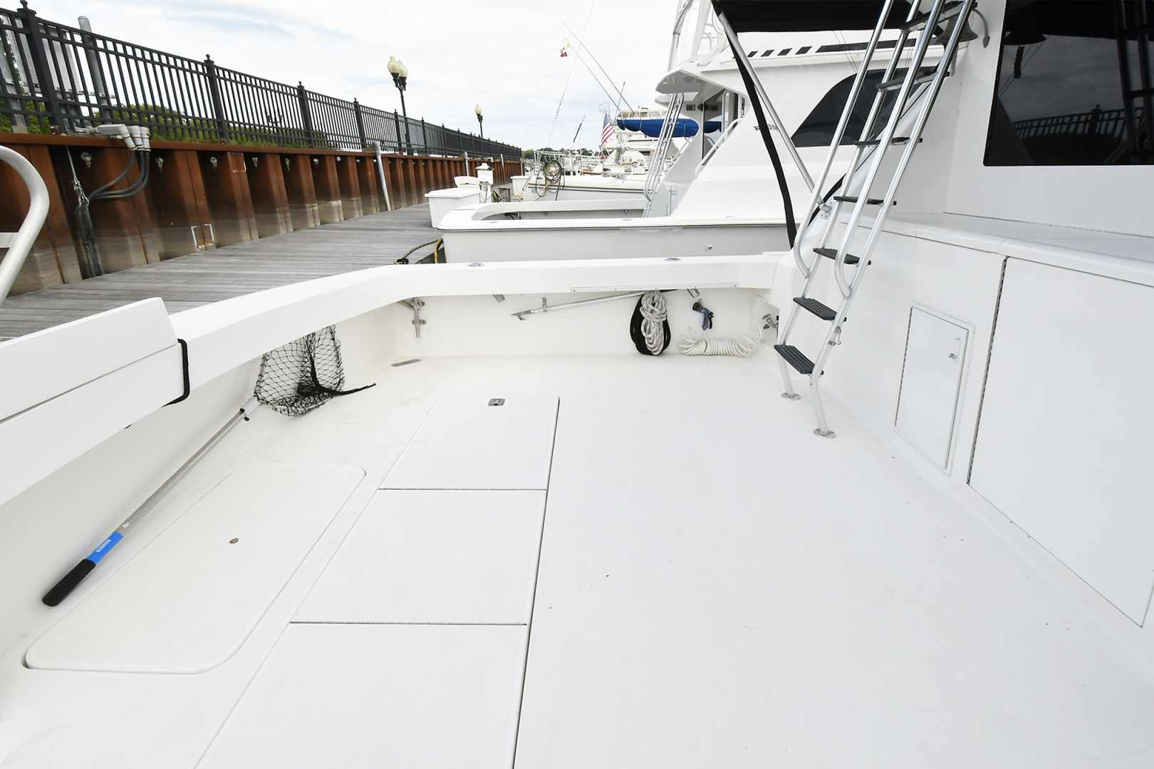 1997 Viking 47 Convertible - Image 8