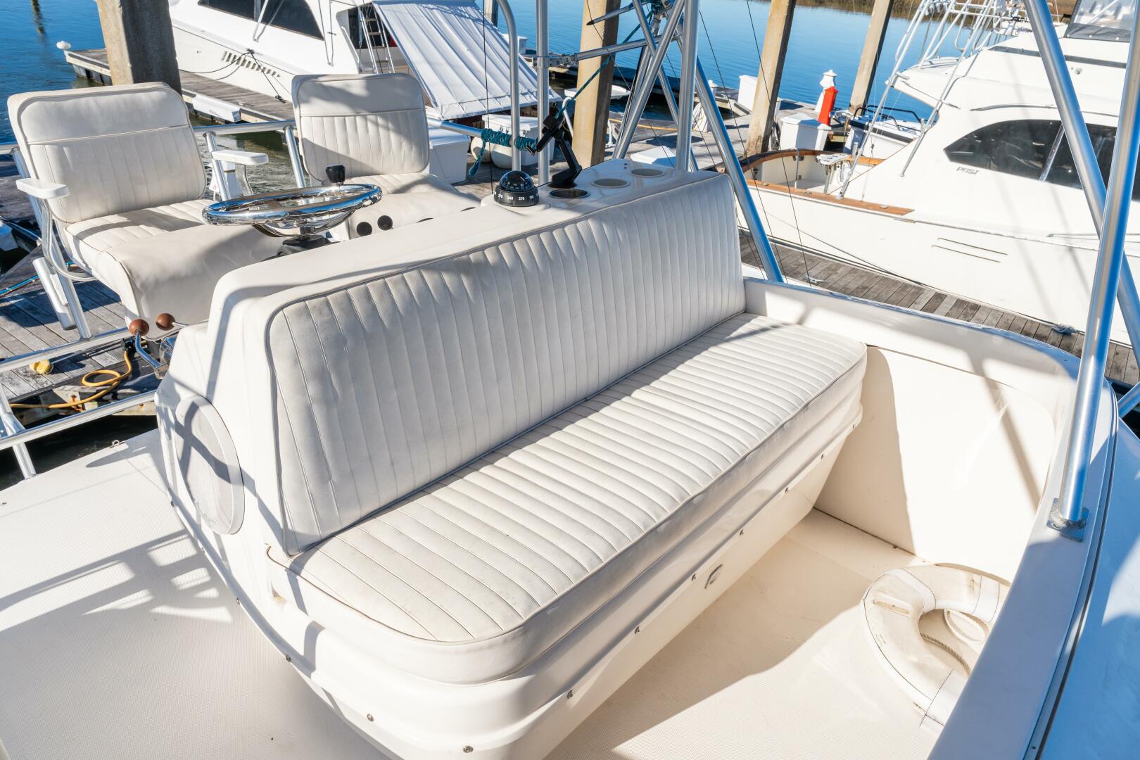 2004 Luhrs Convertible - Image 20