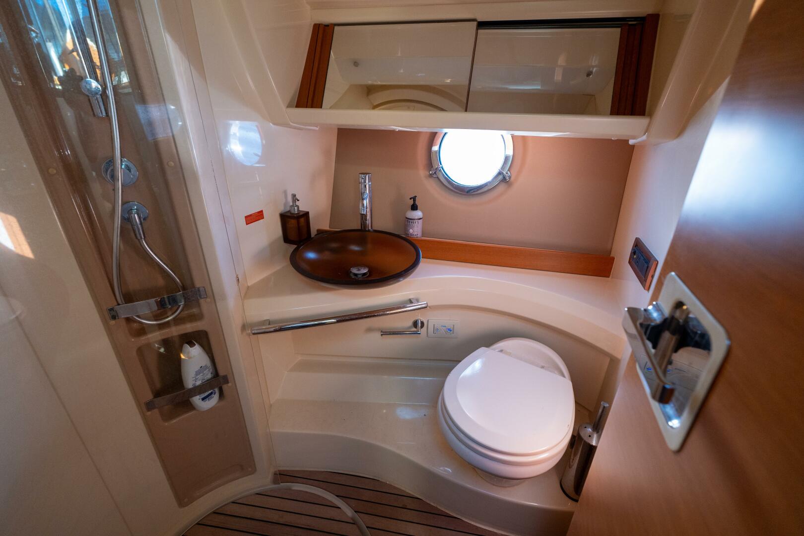 2013 Azimut 40 Flybridge - Image 35