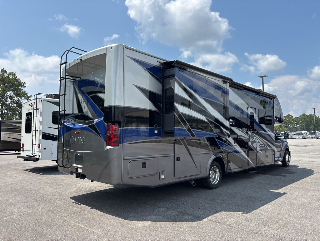 2021 Thor Motor Coach OMNI BH35 - Image 6