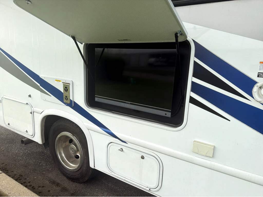 2025 Thor Motor Coach MAGNITUDE GA24 - Image 12