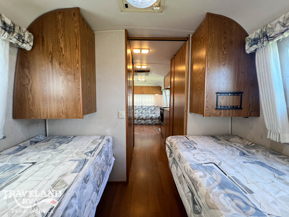 2001 AIRSTREAM SAFARI 25RBT - Image 26