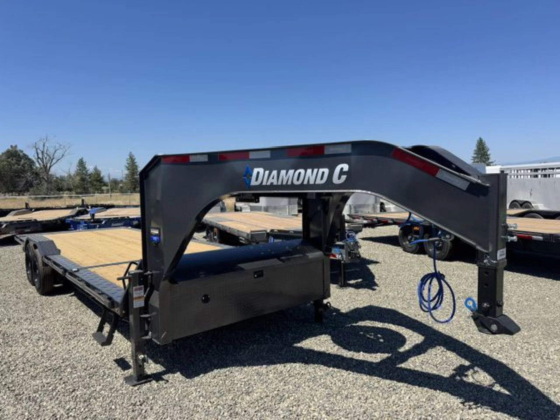2026 DIAMOND C TRAILERS DIAMOND C HXD208 GN L24X102 18K PRO TILT - Image 1