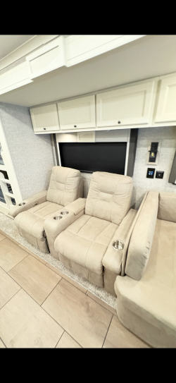 2025 TIFFIN ALLEGRO 36 UA - Image 6