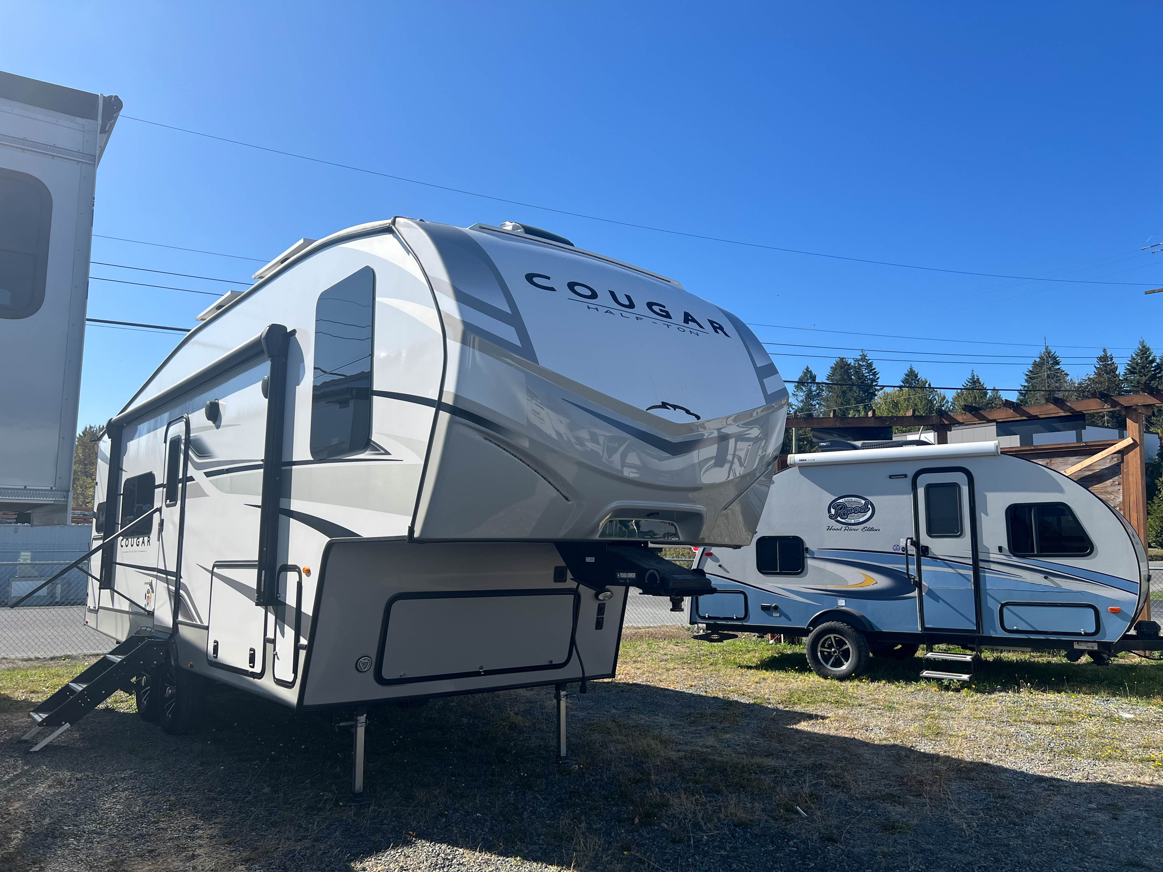 2024 Keystone Cougar Half-Ton 23MLE - Image 1