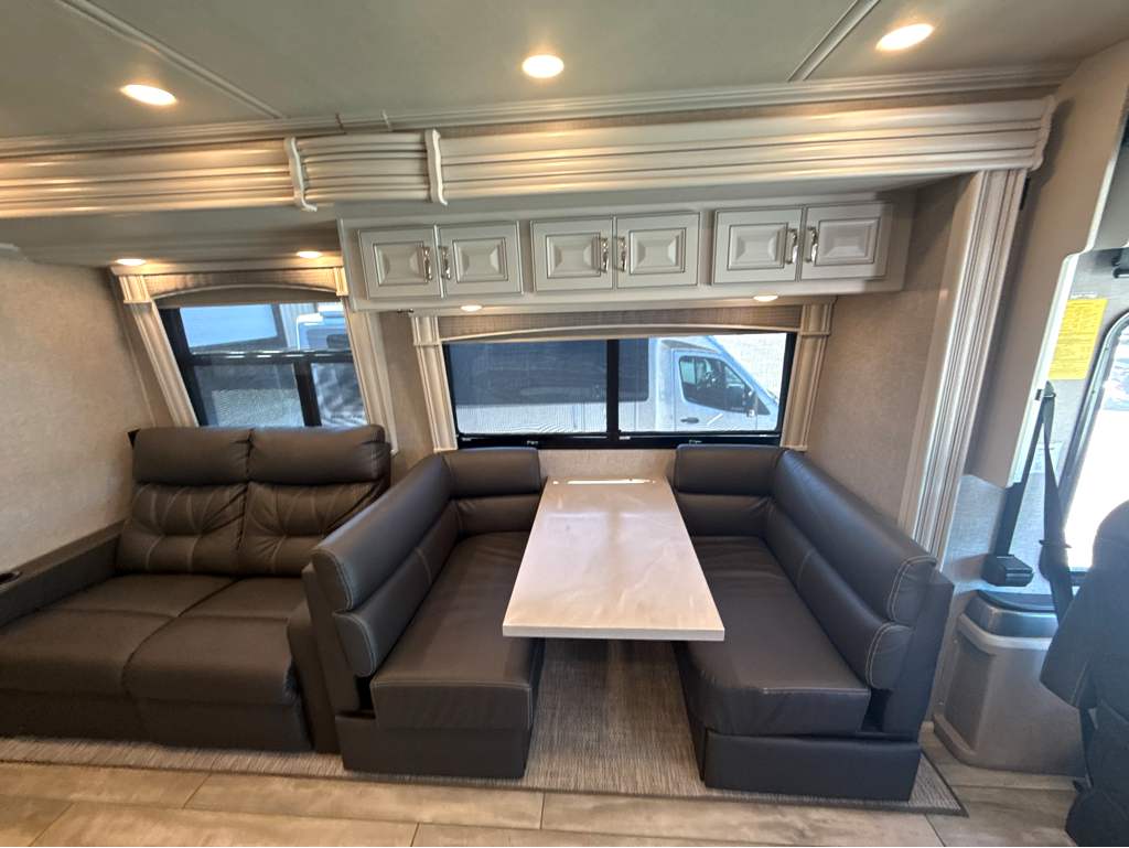 2024 FLEETWOOD DISCOVERY 38N - Image 15