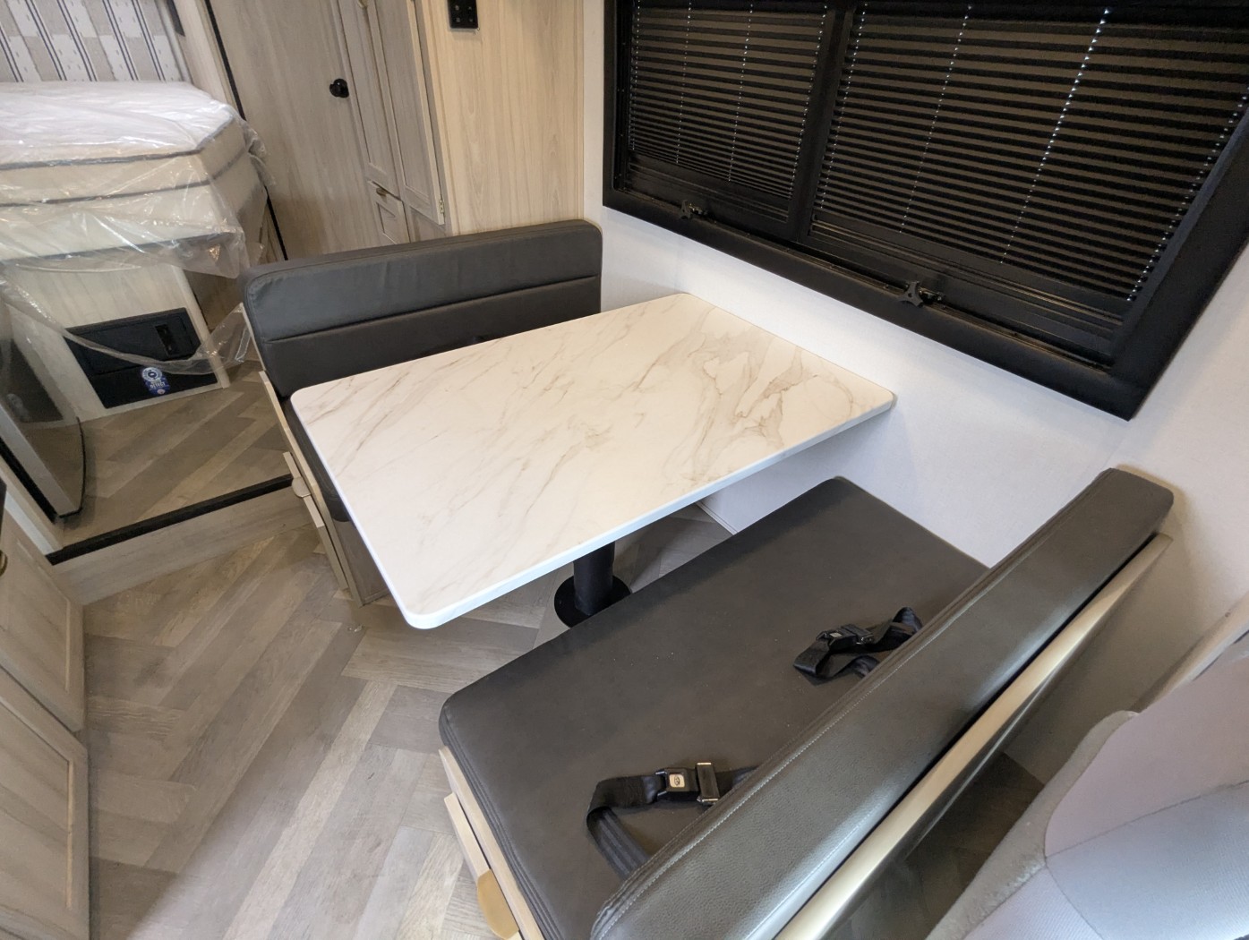 2026 Coachmen Cross Trail 23XG 4X4 - Image 18