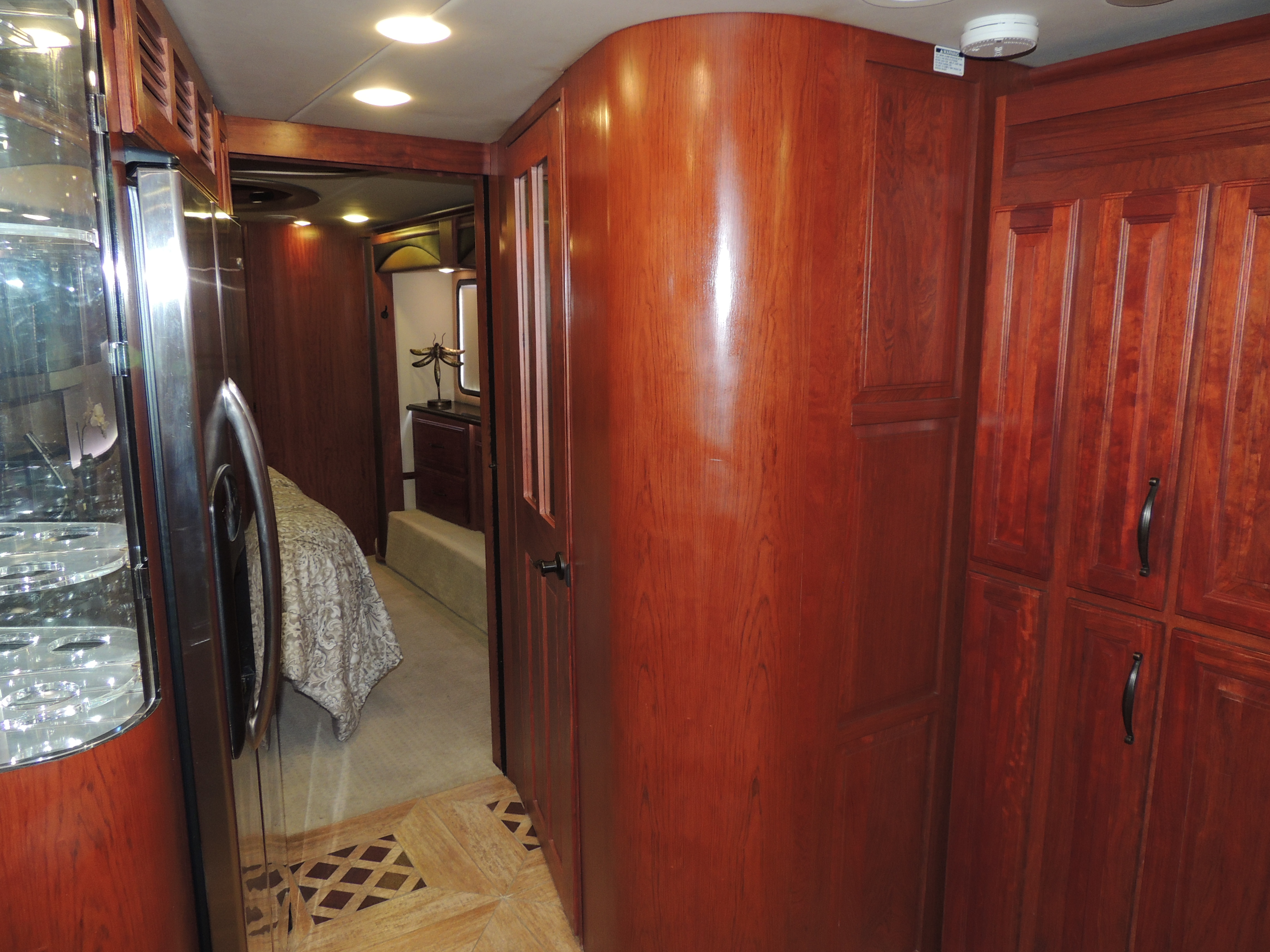 2010 Foretravel Phenix 45' Custom - exterior 9