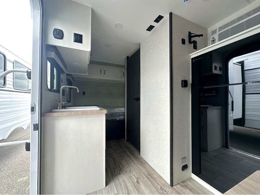 2026 VENTURE RV SIENNA 140VFD - Image 16